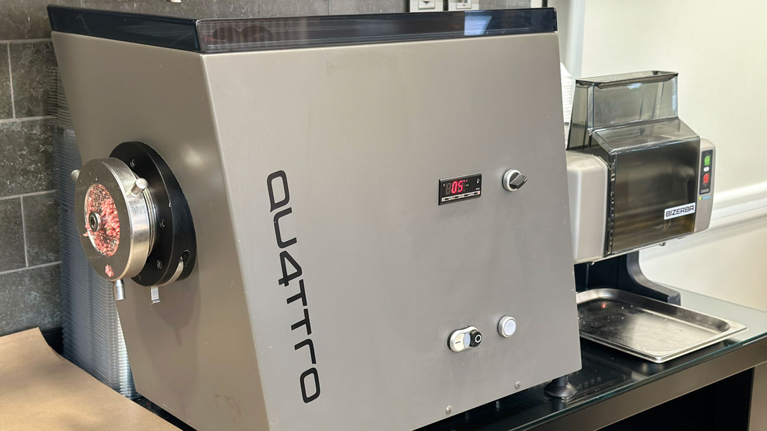 Κρεοπωλείο ο Δημητράκης Χαλκίδα εξοπλισμός βιτρίνα κρεάτων